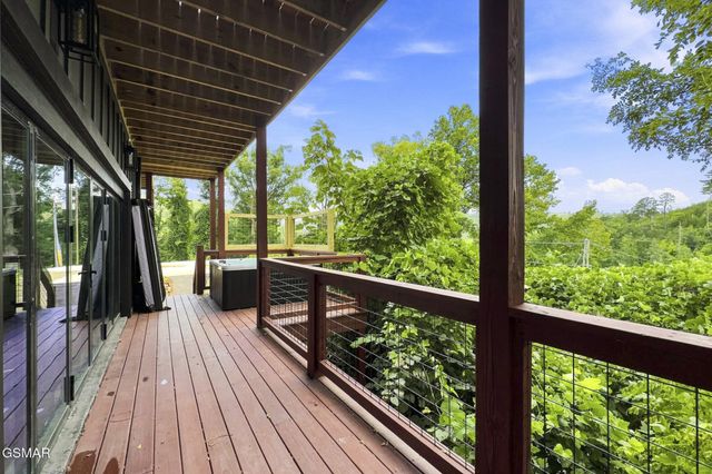 245 Brownsridge Road, Gatlinburg, TN 37738