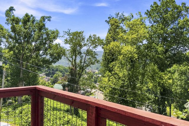 245 Brownsridge Road, Gatlinburg, TN 37738