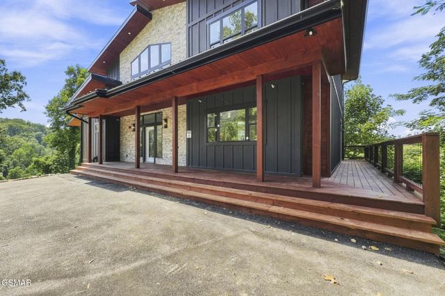 245 Brownsridge Road, Gatlinburg, TN 37738