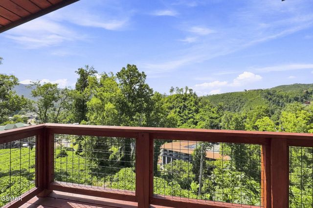 245 Brownsridge Road, Gatlinburg, TN 37738