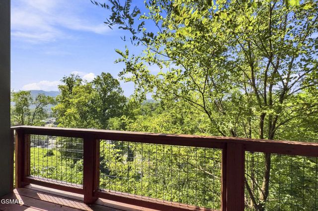 245 Brownsridge Road, Gatlinburg, TN 37738