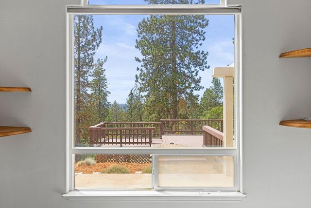 90 Edelweiss Lane, Applegate, CA 95703