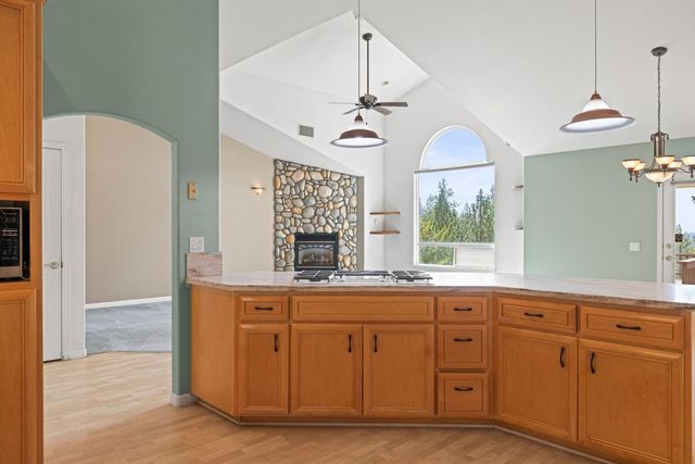 90 Edelweiss Lane, Applegate, CA 95703