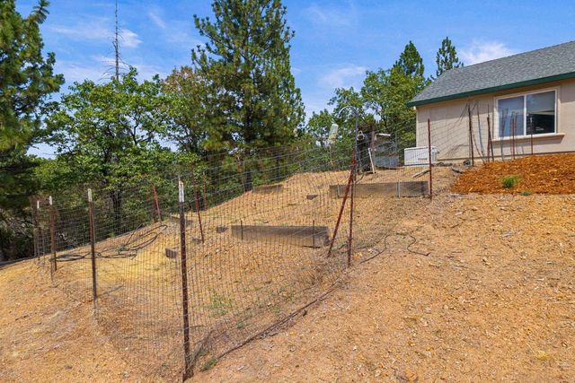 90 Edelweiss Lane, Applegate, CA 95703