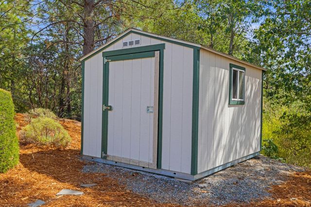 90 Edelweiss Lane, Applegate, CA 95703