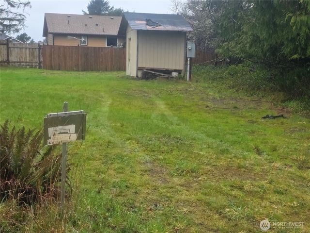 631 POINT BROWN Avenue SW, Ocean Shores, WA 98569
