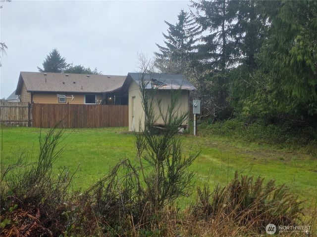 631 POINT BROWN Avenue SW, Ocean Shores, WA 98569