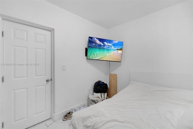 1131 SW 7th St, Miami, FL 33130