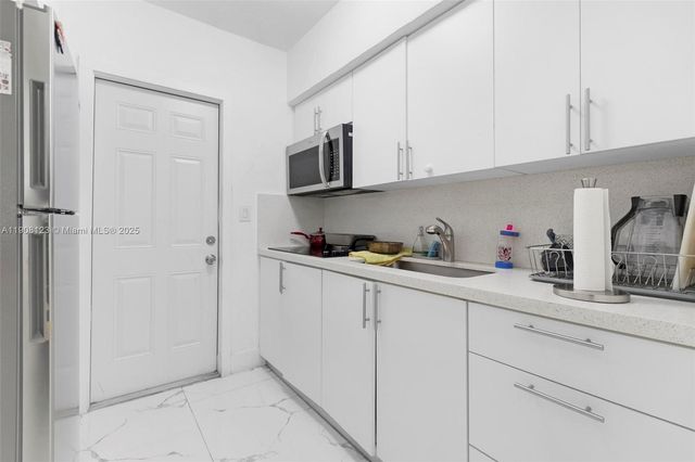 1131 SW 7th St, Miami, FL 33130