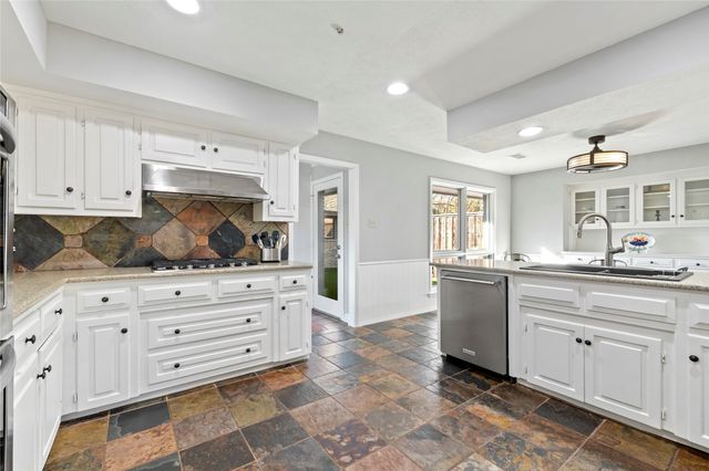 7116 Hunters Ridge Drive, Dallas, TX 75248