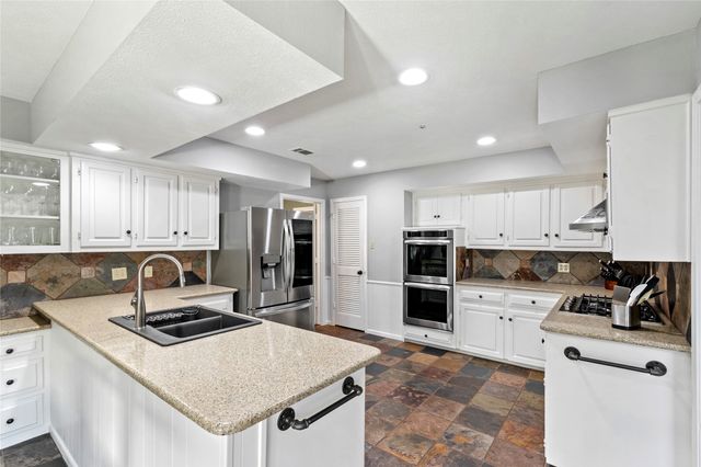 7116 Hunters Ridge Drive, Dallas, TX 75248