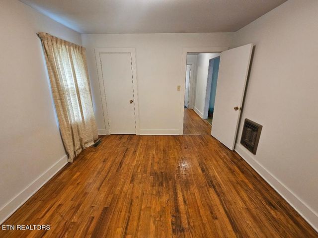 407 E College Ave, Carthage, TN 37030