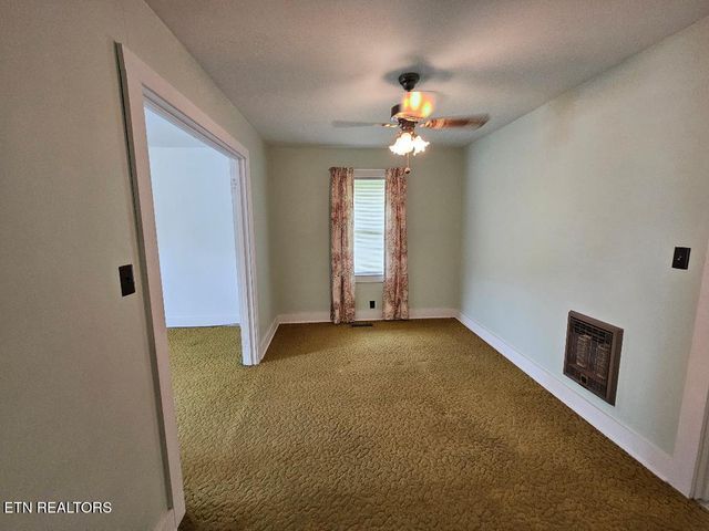 407 E College Ave, Carthage, TN 37030