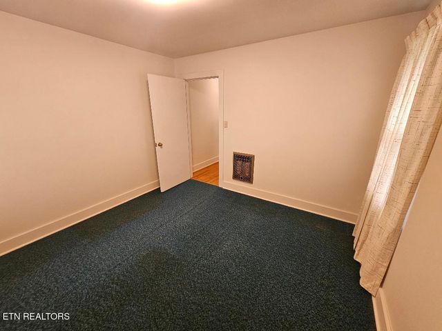 407 E College Ave, Carthage, TN 37030