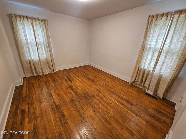 407 E College Ave, Carthage, TN 37030