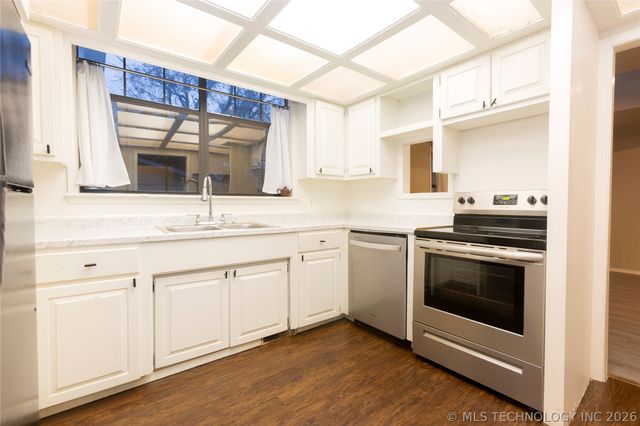 211 N State Street, Wagoner, OK 74467