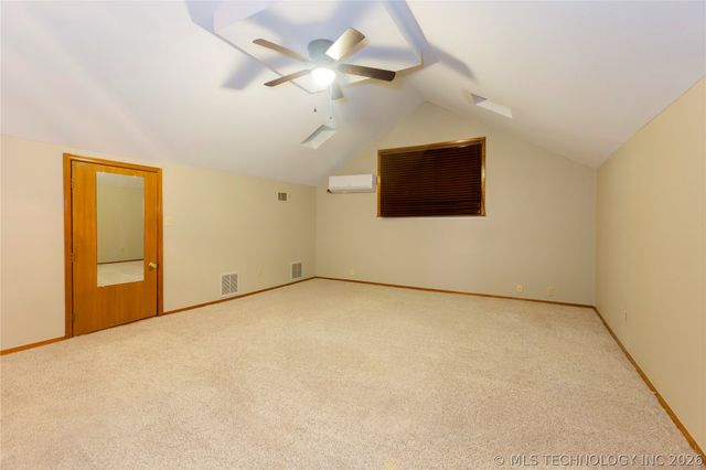 211 N State Street, Wagoner, OK 74467