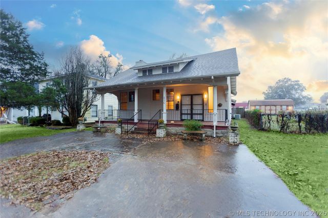 211 N State Street, Wagoner, OK 74467