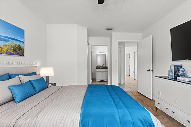 13856 SW 93rd Ln 13856, Miami, FL 33186