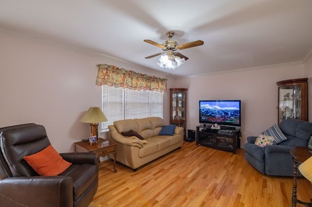 1114 N High St, Winchester, TN 37398