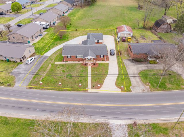 1114 N High St, Winchester, TN 37398