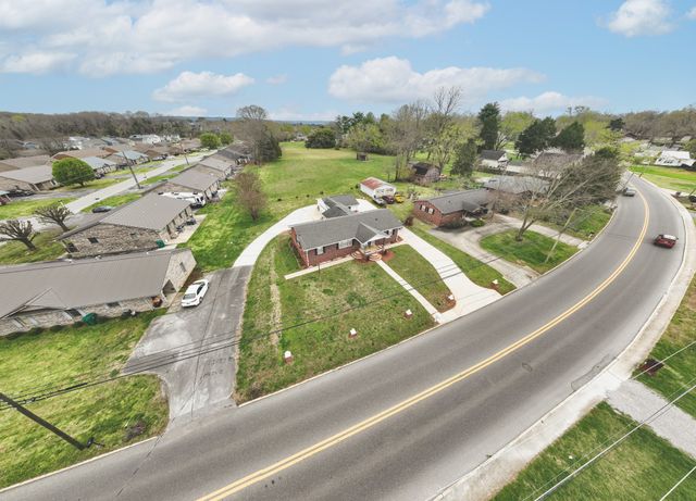 1114 N High St, Winchester, TN 37398