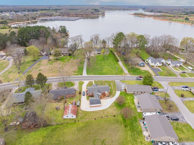 1114 N High St, Winchester, TN 37398