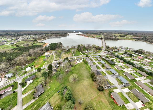 1114 N High St, Winchester, TN 37398