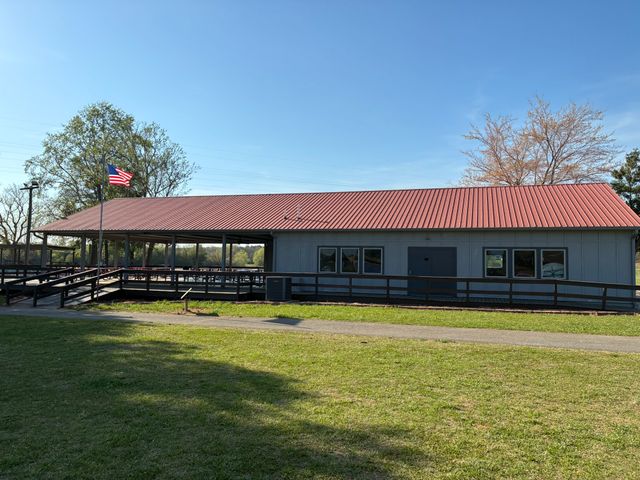 1114 N High St, Winchester, TN 37398