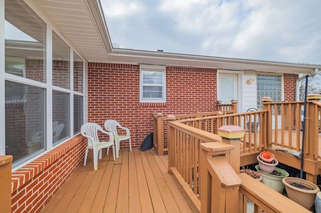 1114 N High St, Winchester, TN 37398