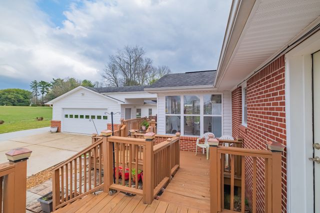 1114 N High St, Winchester, TN 37398