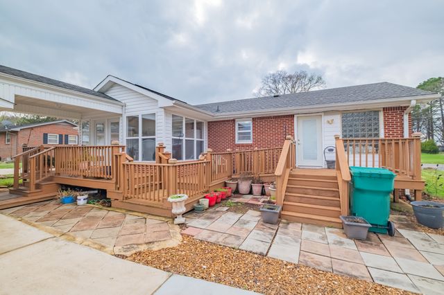 1114 N High St, Winchester, TN 37398