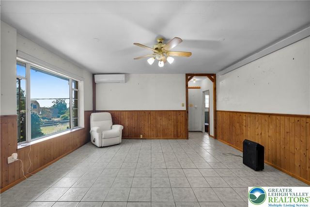 2160 Wassergass Road, Lower Saucon Twp, PA 18055