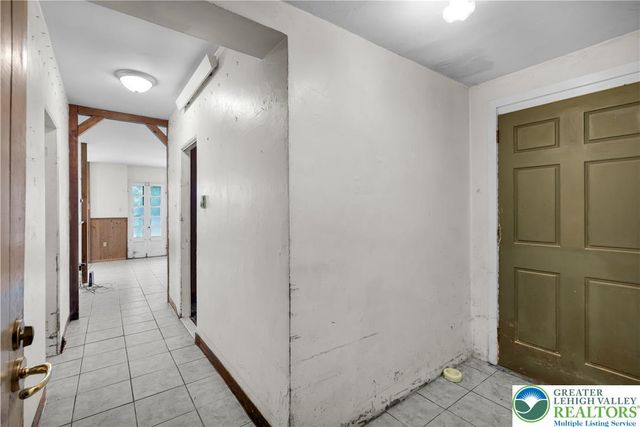 2160 Wassergass Road, Lower Saucon Twp, PA 18055
