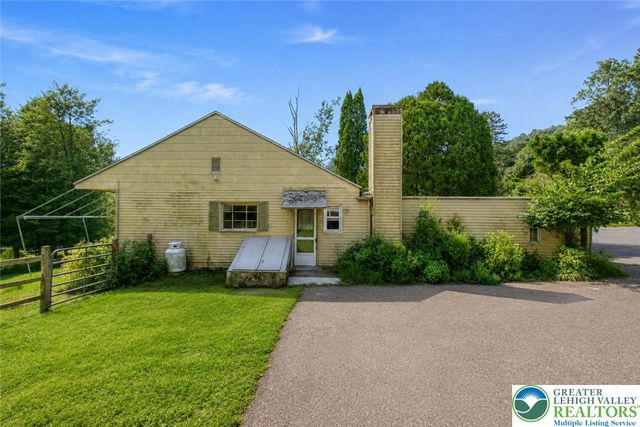 2160 Wassergass Road, Lower Saucon Twp, PA 18055