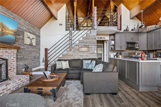 737 Bergschrund Drive, Crestline, CA 92325