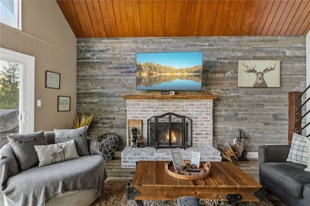 737 Bergschrund Drive, Crestline, CA 92325