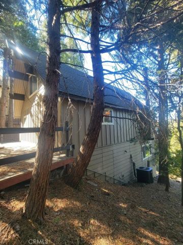 737 Bergschrund Drive, Crestline, CA 92325