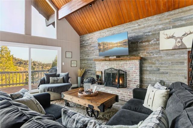 737 Bergschrund Drive, Crestline, CA 92325