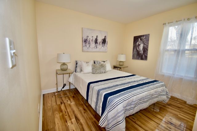 649 WILBUR Court, Gurnee, IL 60031