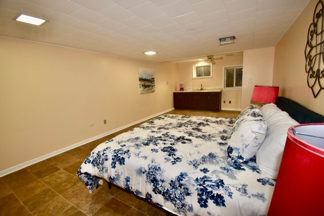 649 WILBUR Court, Gurnee, IL 60031