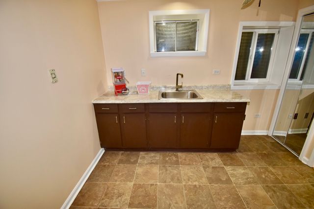 649 WILBUR Court, Gurnee, IL 60031