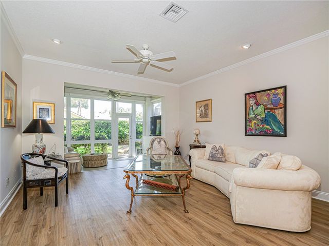 219 Park Shores Circle 219B, Vero Beach, FL 32963