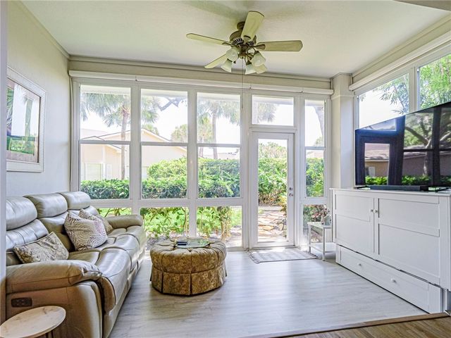 219 Park Shores Circle 219B, Vero Beach, FL 32963
