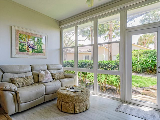 219 Park Shores Circle 219B, Vero Beach, FL 32963