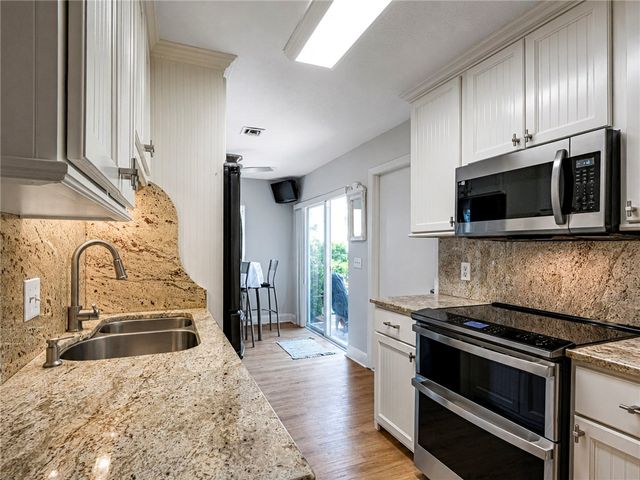 219 Park Shores Circle 219B, Vero Beach, FL 32963