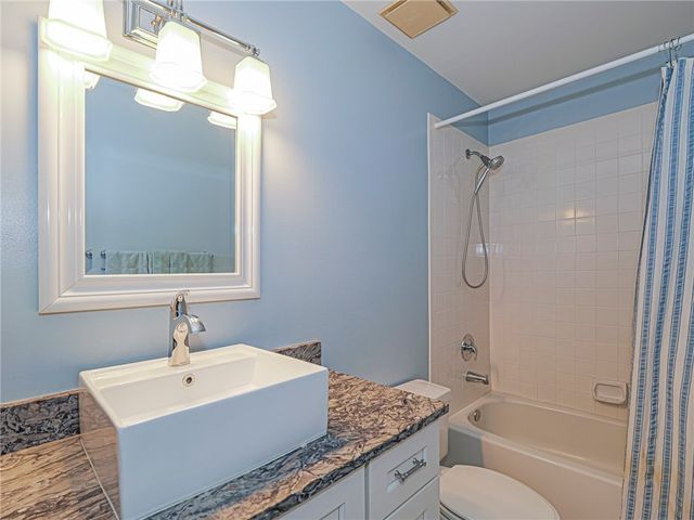 219 Park Shores Circle 219B, Vero Beach, FL 32963