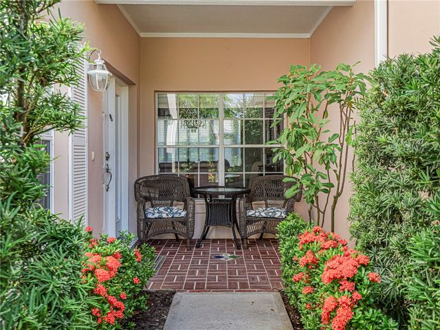 219 Park Shores Circle 219B, Vero Beach, FL 32963