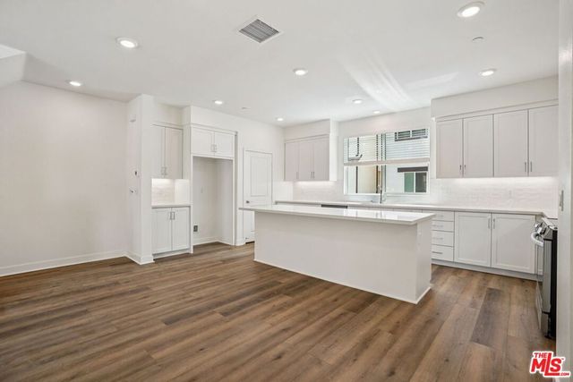 1687 Coral Sea Lane, Los Angeles, CA 90732