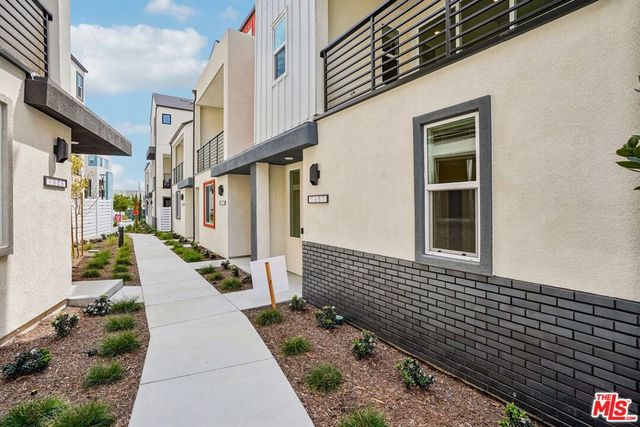 1687 Coral Sea Lane, Los Angeles, CA 90732